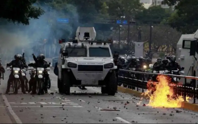 venezuela proteste contro maduro 8