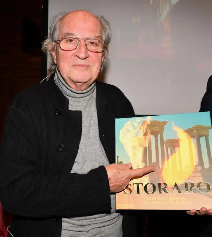 vittorio storaro col suo libro