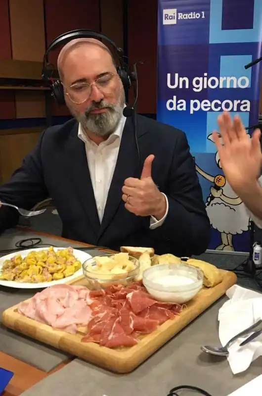 BONACCINI MANGIA A UN GIORNO DA PECORA