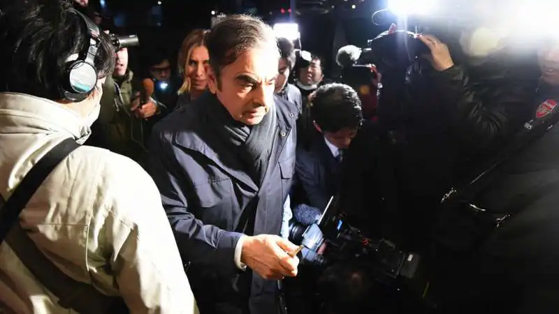 carlos ghosn arrestato a tokyo 2