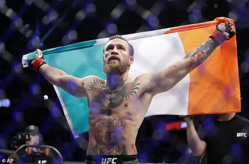 conor mcgregor straccia donald cerrone   ufc pesi welter