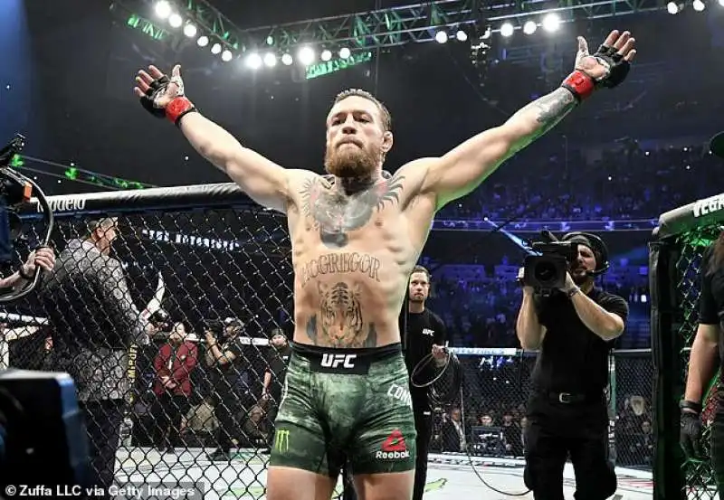 conor mcgregor straccia donald cerrone   ufc pesi welter 2