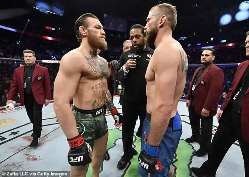 conor mcgregor straccia donald cerrone   ufc pesi welter 3