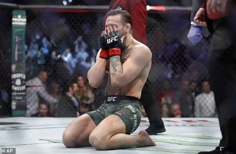 conor mcgregor straccia donald cerrone   ufc pesi welter 8