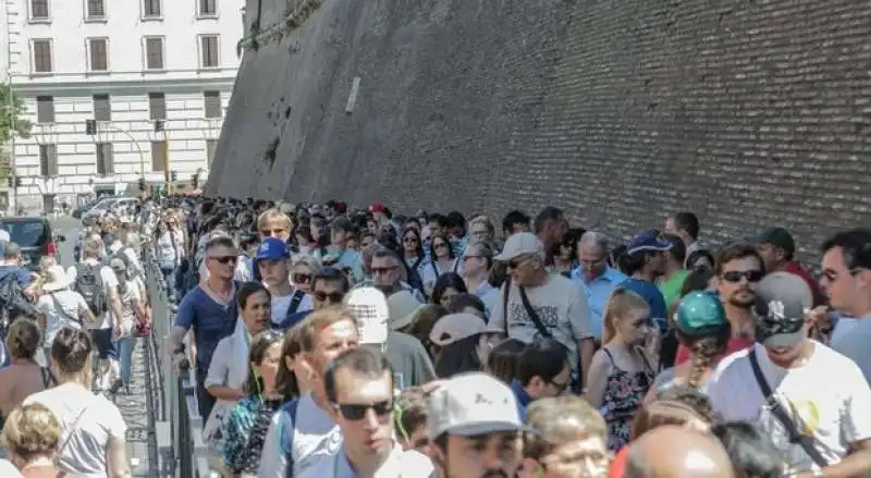 fila musei vaticani 1