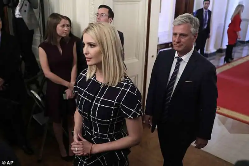 ivanka trump con robert o'brien