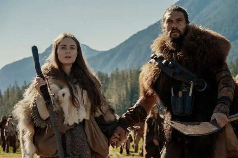 JASON MOMOA IN SEE         