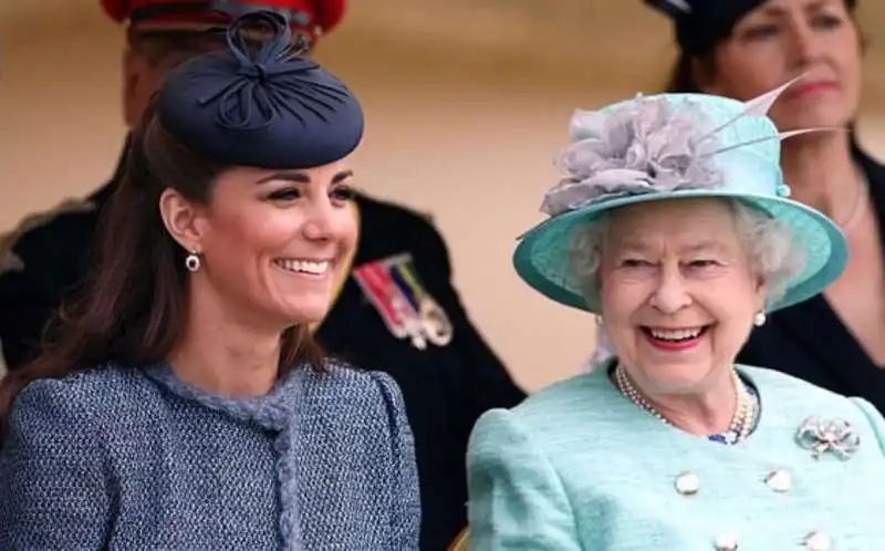 kate middleton e la regina elisabetta ii 1