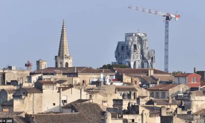 la torre di frank gehry ad arles 1