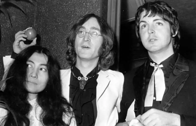 lennon, yoko ono e mccartney 