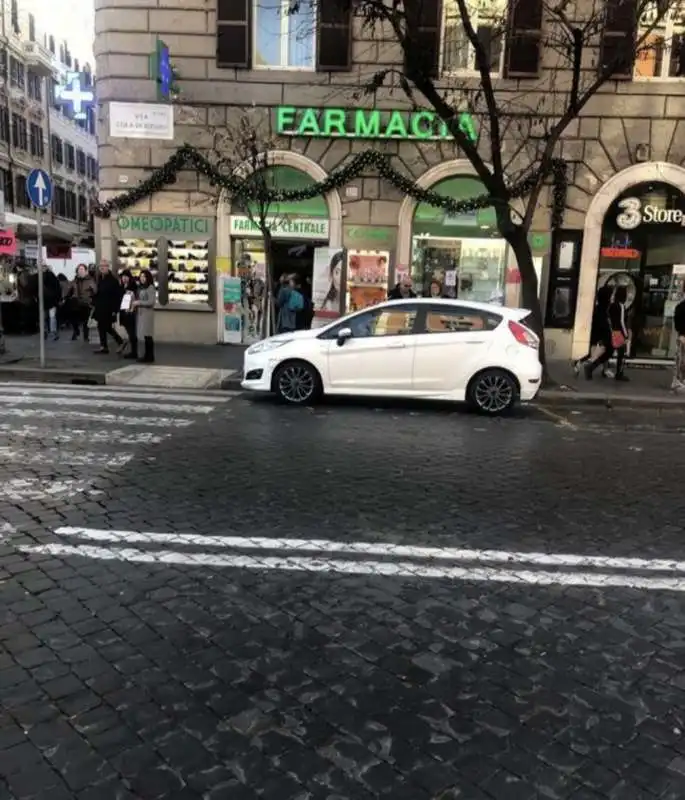 luca zingaretti investito in motorino in via cola di rienzo 1