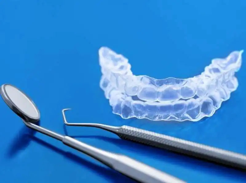 mascherina trasparente per denti 7