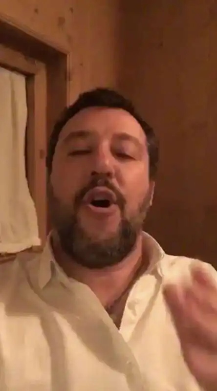 matteo salvini   diretta facebook di capodanno 3