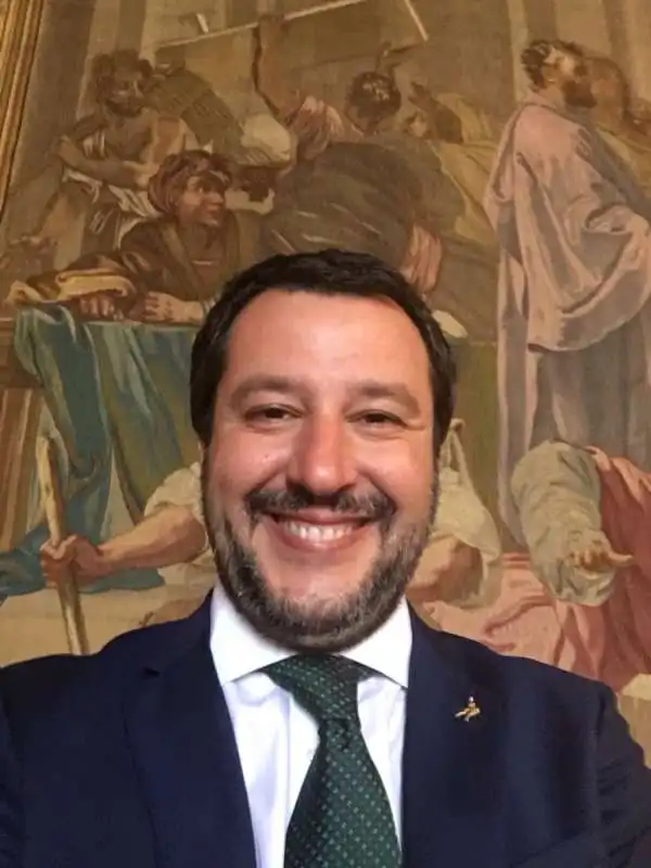 MATTEO SALVINI RIDENS