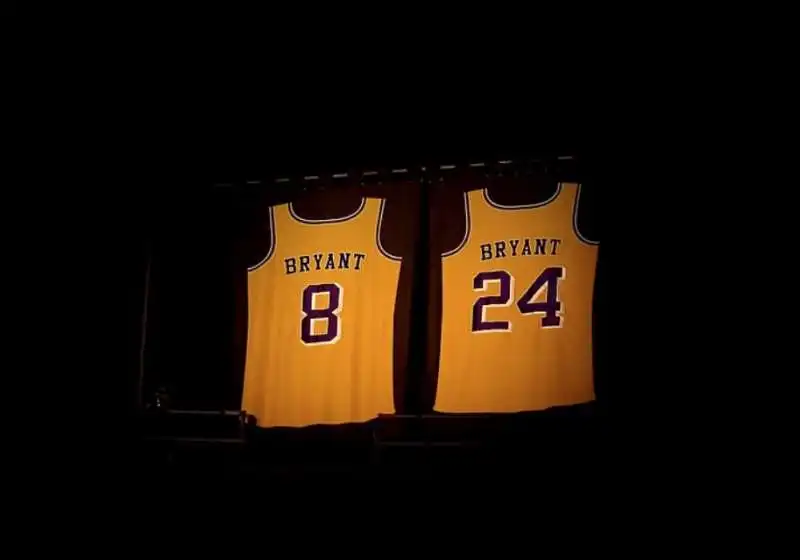 omaggio ai grammy per kobe bryant 1