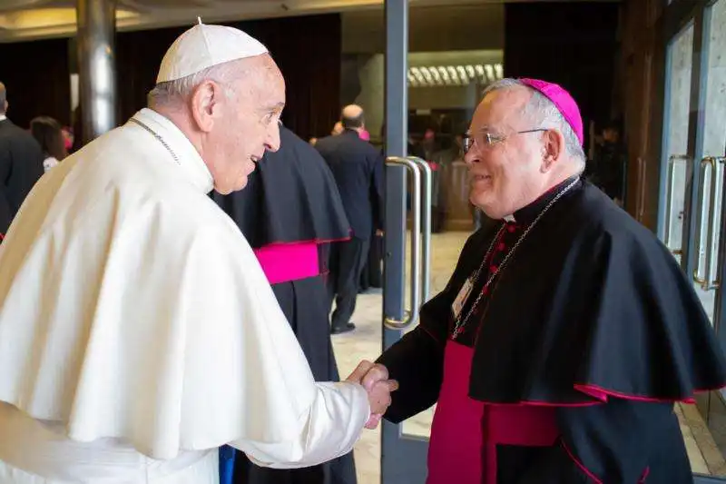 PAPA BERGOGLIO CON CHARLES CHAPUT 