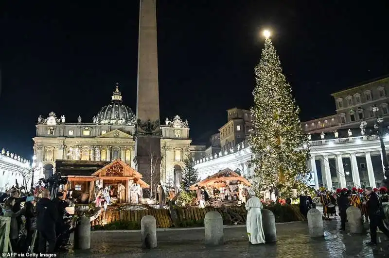 Papa Francesco festeggia il capodanno in piazza San Pietro