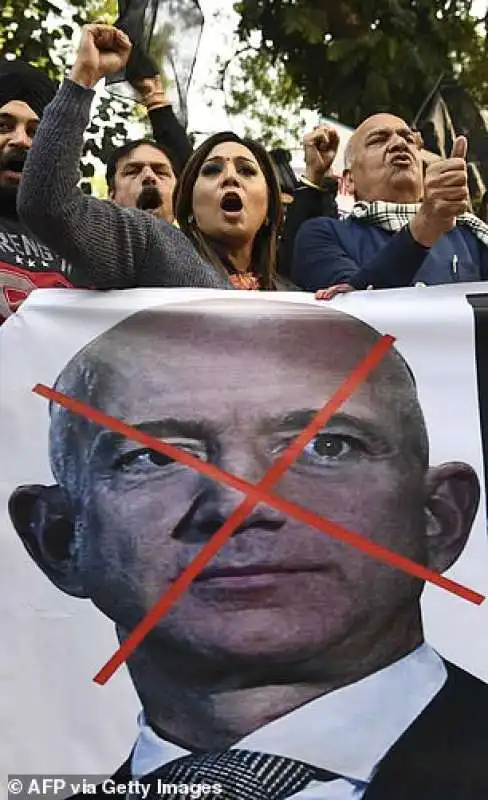 proteste contro jeff bezos in india 2