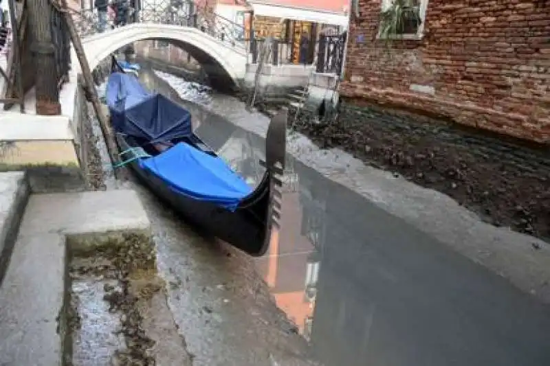 seche dea befana   la bassa marea da record a venezia 4