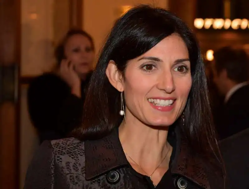 virginia raggi  foto di bacco (2)