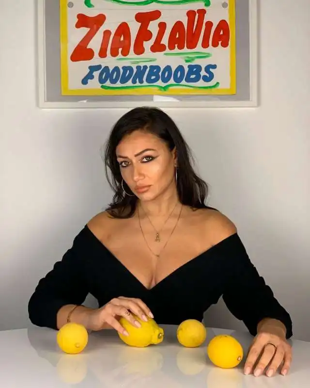 zia flavia food n' boobs  101