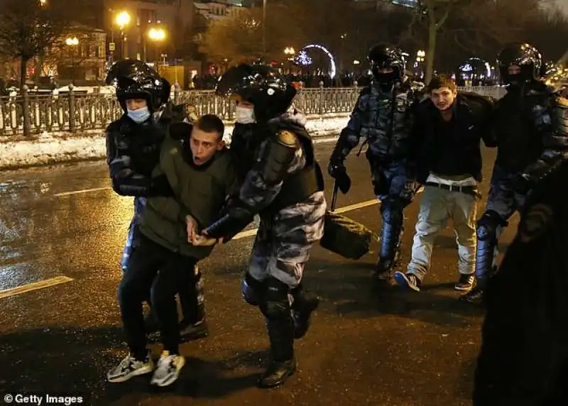 arresti durante le proteste per navalny 