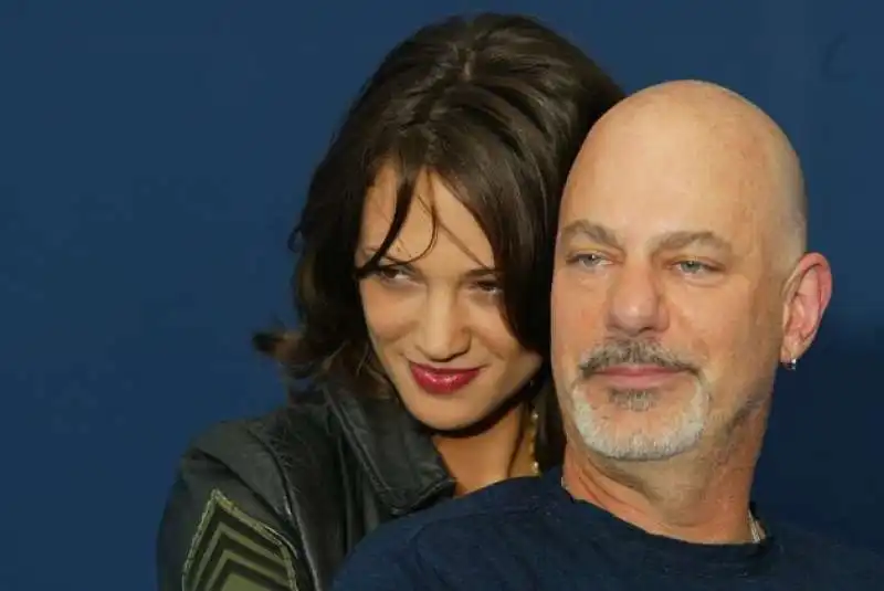 ASIA ARGENTO E ROB COHEN