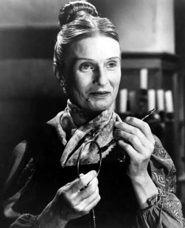 CLORIS LEACHMAN - FRAU BLUCHER 