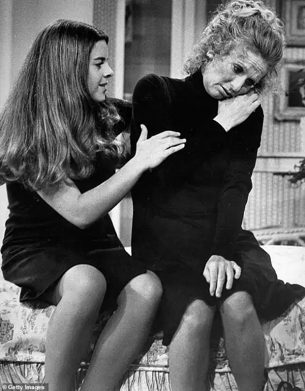 cloris leachman lisa gerritson   the mary tyler moore show 