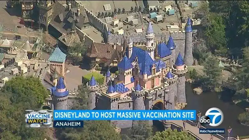 disneyland centro per la vaccinazione