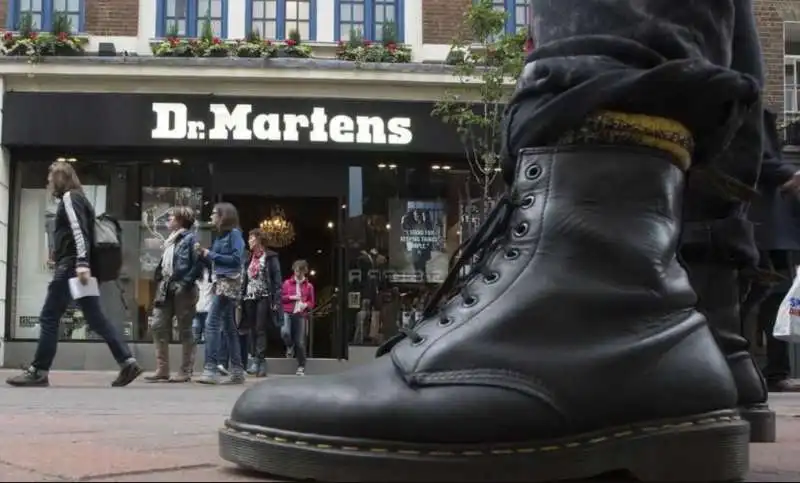 DR MARTENS