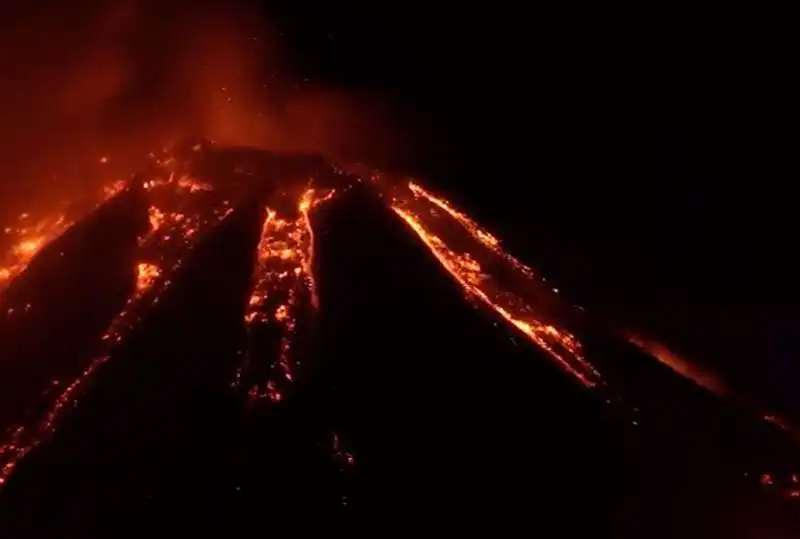 eruzione etna 10