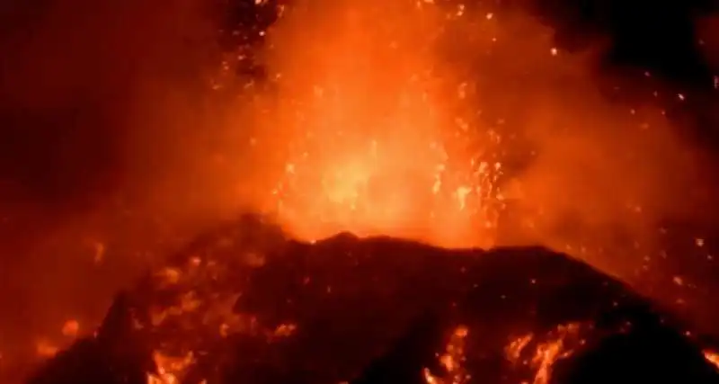 eruzione etna 8