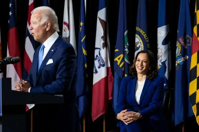 joe biden annuncia che kamala harris sara' la sua candidata vice 