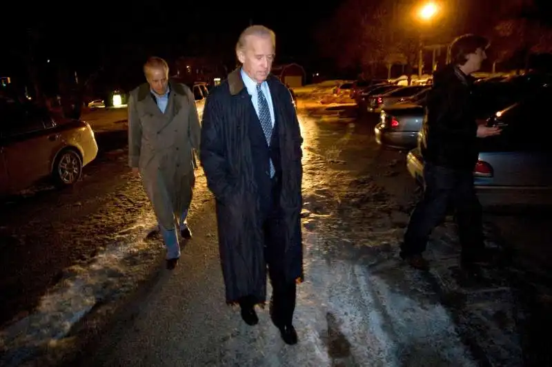 joe biden lascia un caucus a des moines, iowa nel 2008 