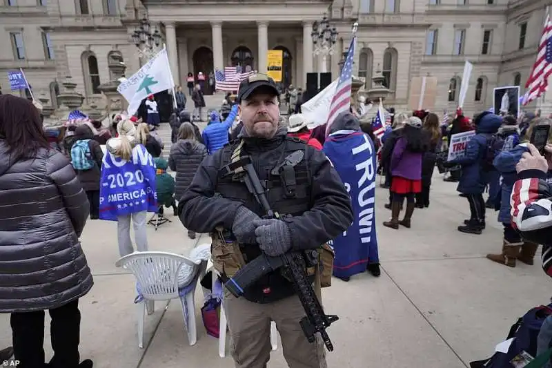 manifestazione pro trump in michigan 