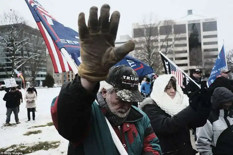 manifestazione pro trump in michigan 5