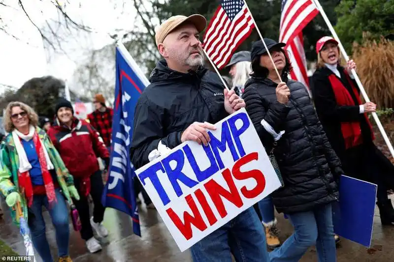 manifestazioni pro trump a los angeles  1