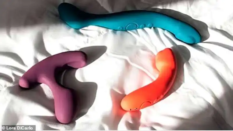 sex toys lora dicarlo