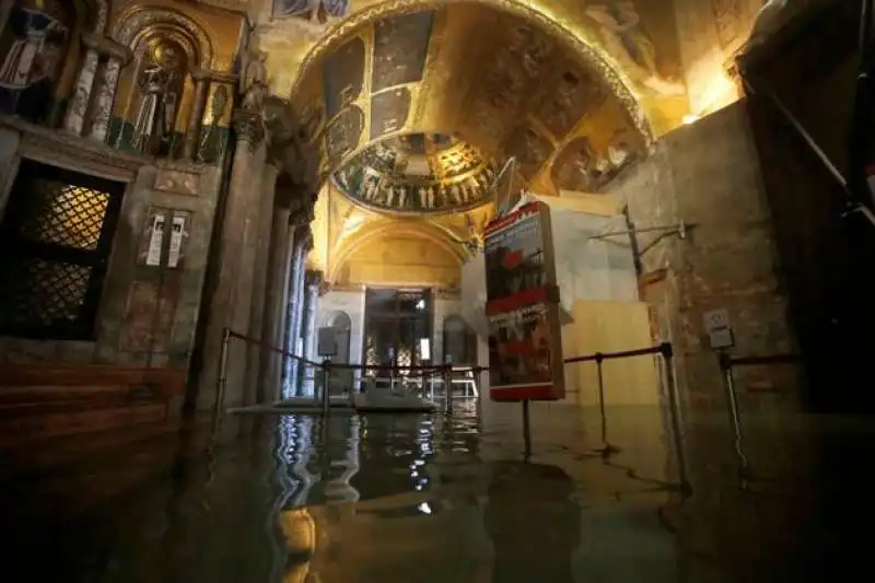 acqua alta basilica san marco 1