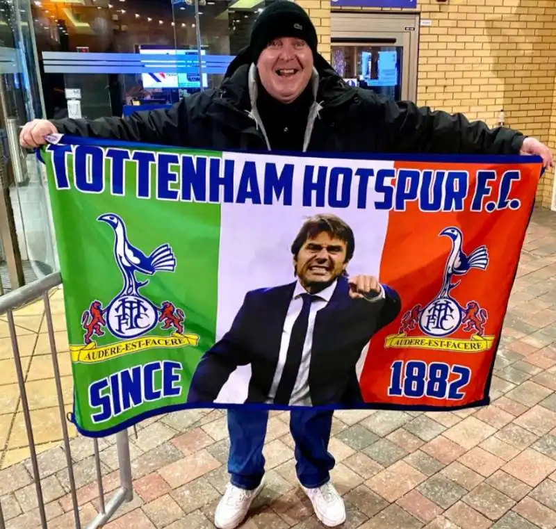 antonio conte idolo dei tifosi del tottenham