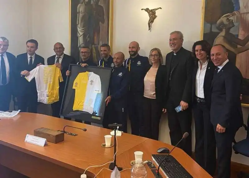 athletica vaticana 8