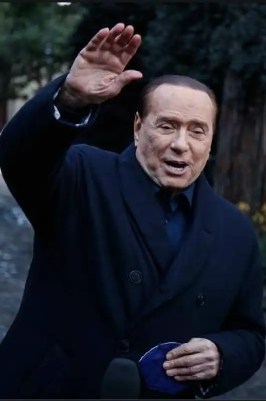 berlusconi operazione scoiattolo