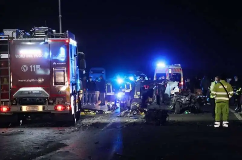 bus contro auto a brescia 8