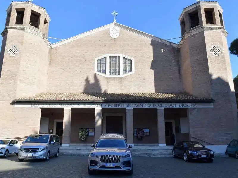 chiesa san roberto bellarmino  (1)