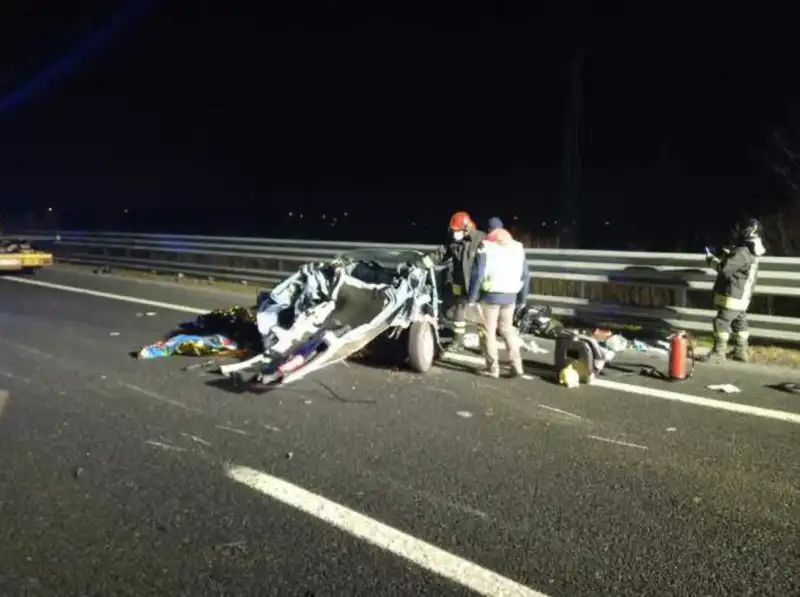 incidente mortale autostrada a28 4