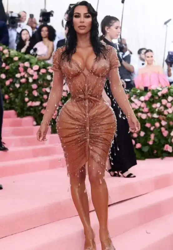 kim kardashian in mugler ai met gala 2019 