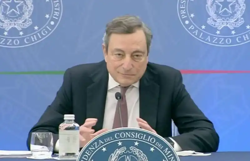 la conferenza stampa di mario draghi 4