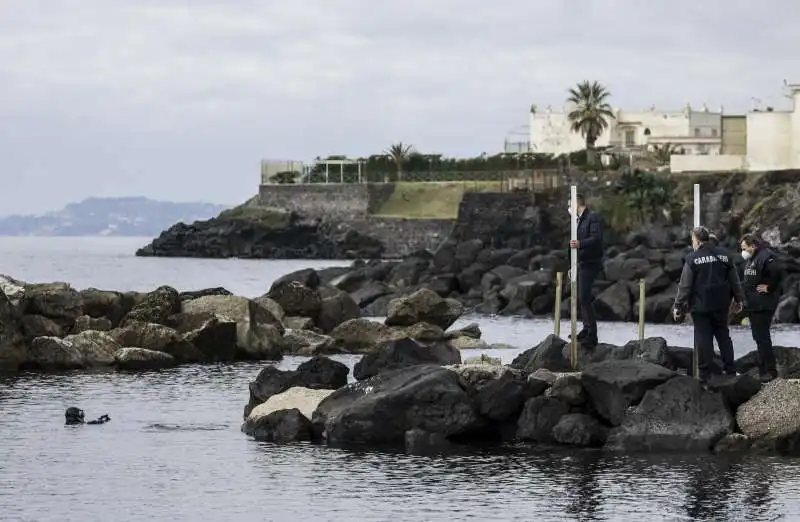 la spiaggia di torre del greco dove e' annegato il bambino di due anni   1