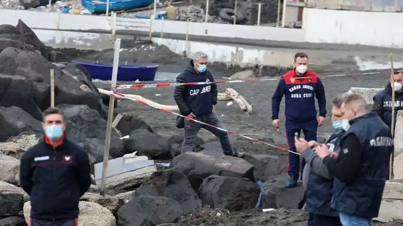 la spiaggia di torre del greco dove e' annegato il bambino di due anni3